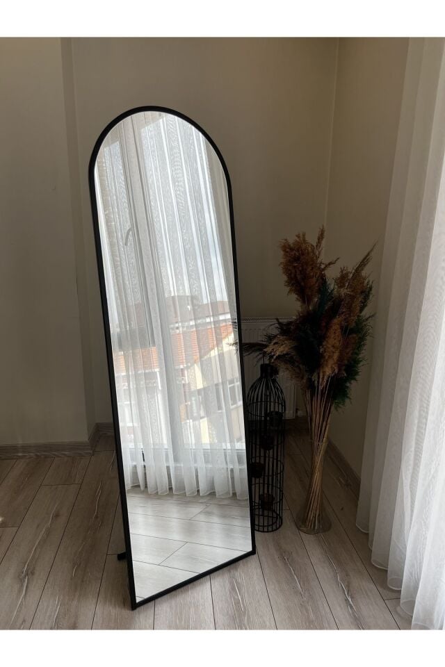 Metal Çerçeve Siyah Oval Ayaklı Boy Aynası 50x160