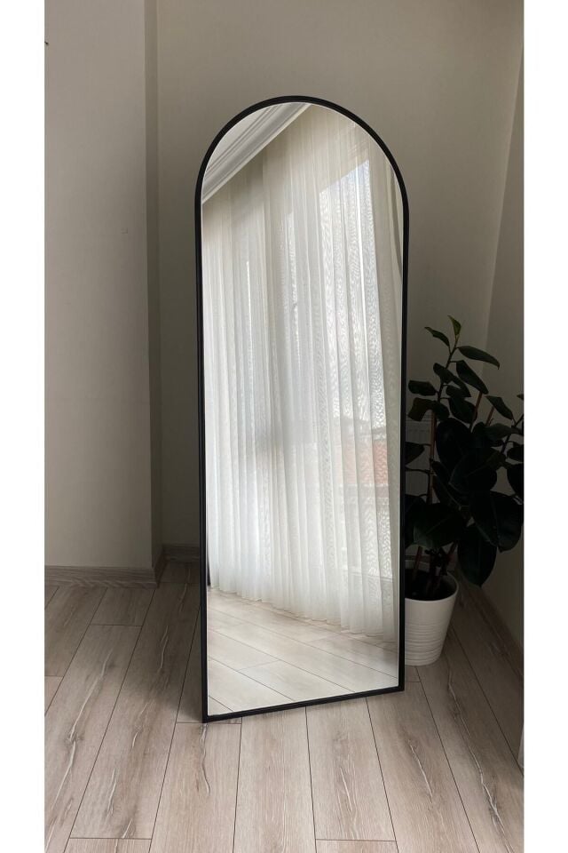 Metal Çerçeve Siyah Oval Ayaklı Boy Aynası 65x180