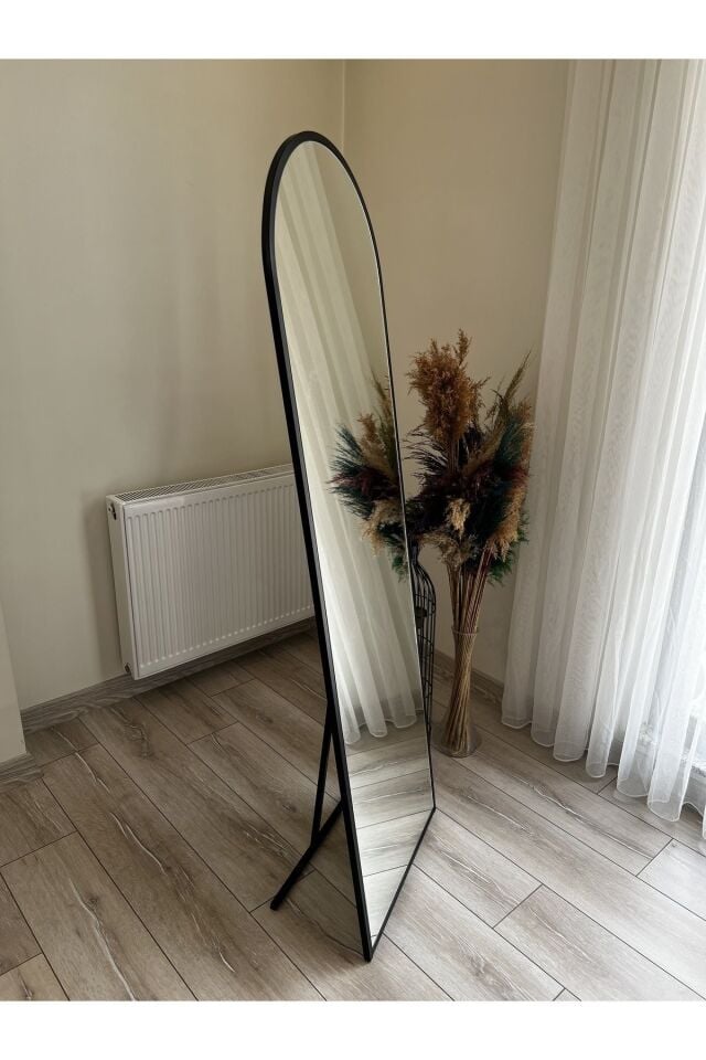 Metal Çerçeve Siyah Oval Ayaklı Boy Aynası 50x160
